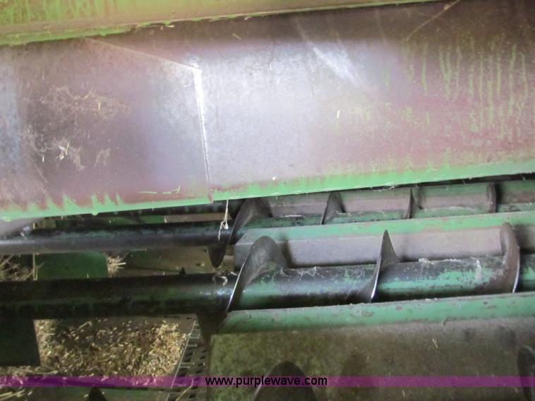 image for item B1286 John Deere 7700 combine