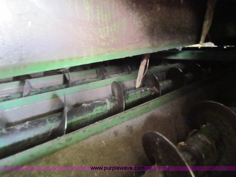 image for item B1286 John Deere 7700 combine