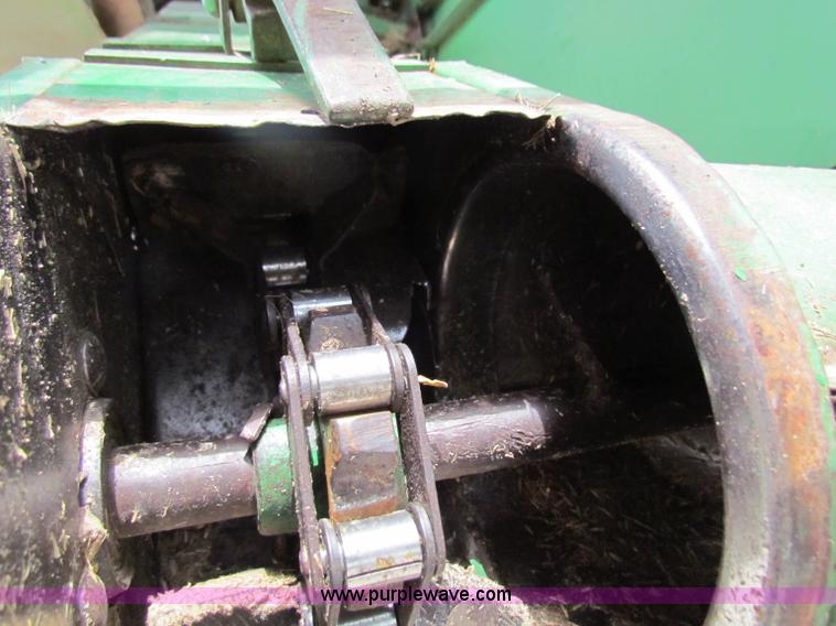 image for item B1286 John Deere 7700 combine