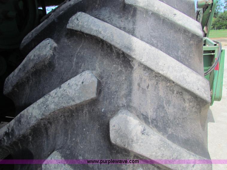 image for item B1286 John Deere 7700 combine