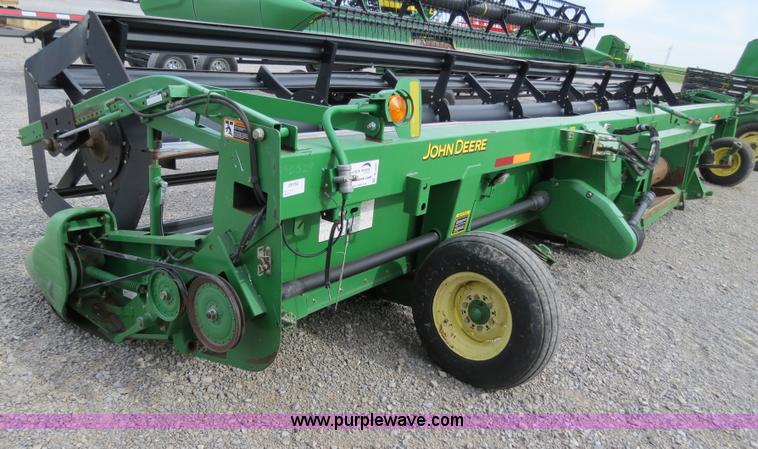 image for item B2287 2000 John Deere 936D 36' draper head