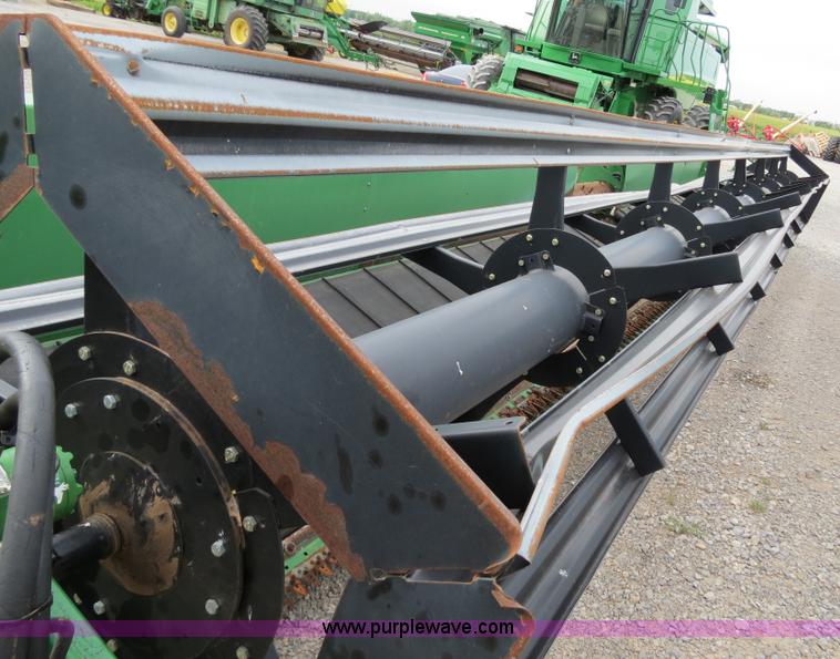 image for item B2287 2000 John Deere 936D 36' draper head