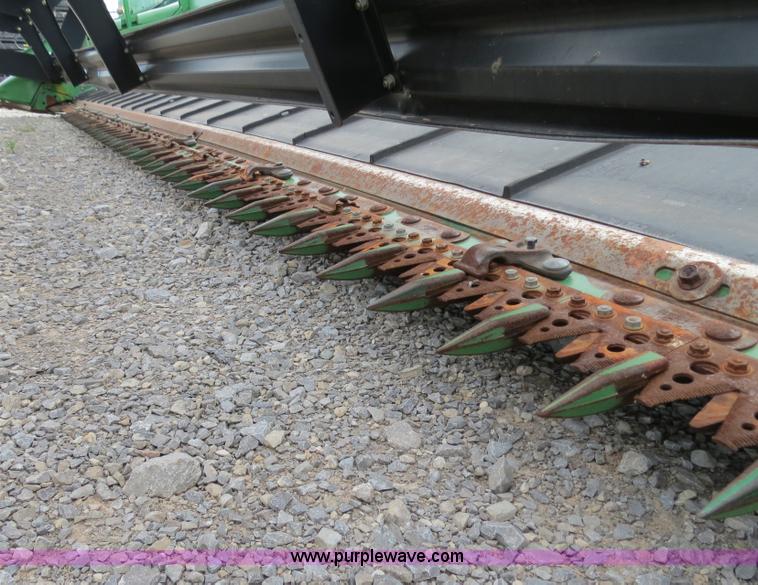 image for item B2287 2000 John Deere 936D 36' draper head