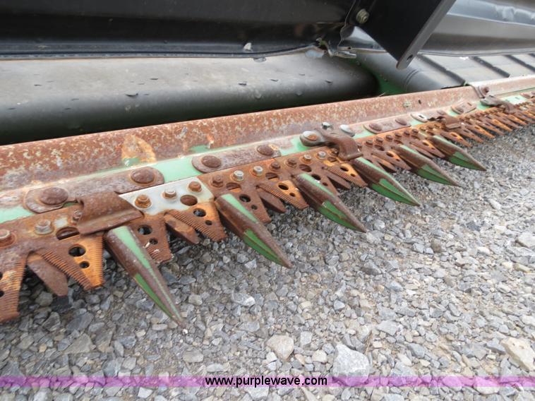 image for item B2287 2000 John Deere 936D 36' draper head