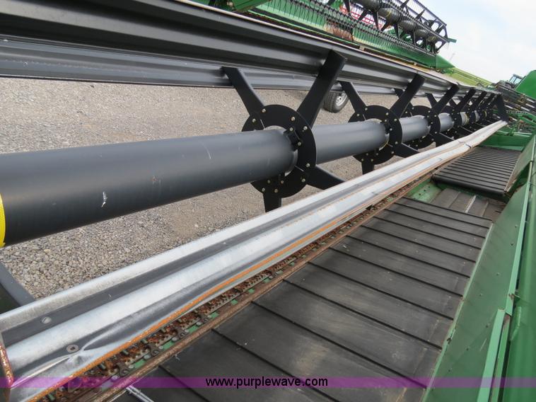 image for item B2287 2000 John Deere 936D 36' draper head