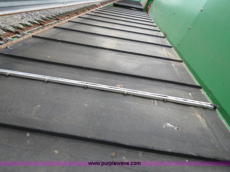 image for item B2287 2000 John Deere 936D 36' draper head