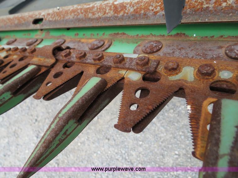 image for item B2287 2000 John Deere 936D 36' draper head