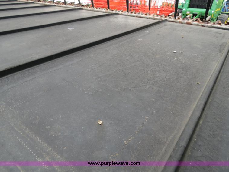 image for item B2287 2000 John Deere 936D 36' draper head