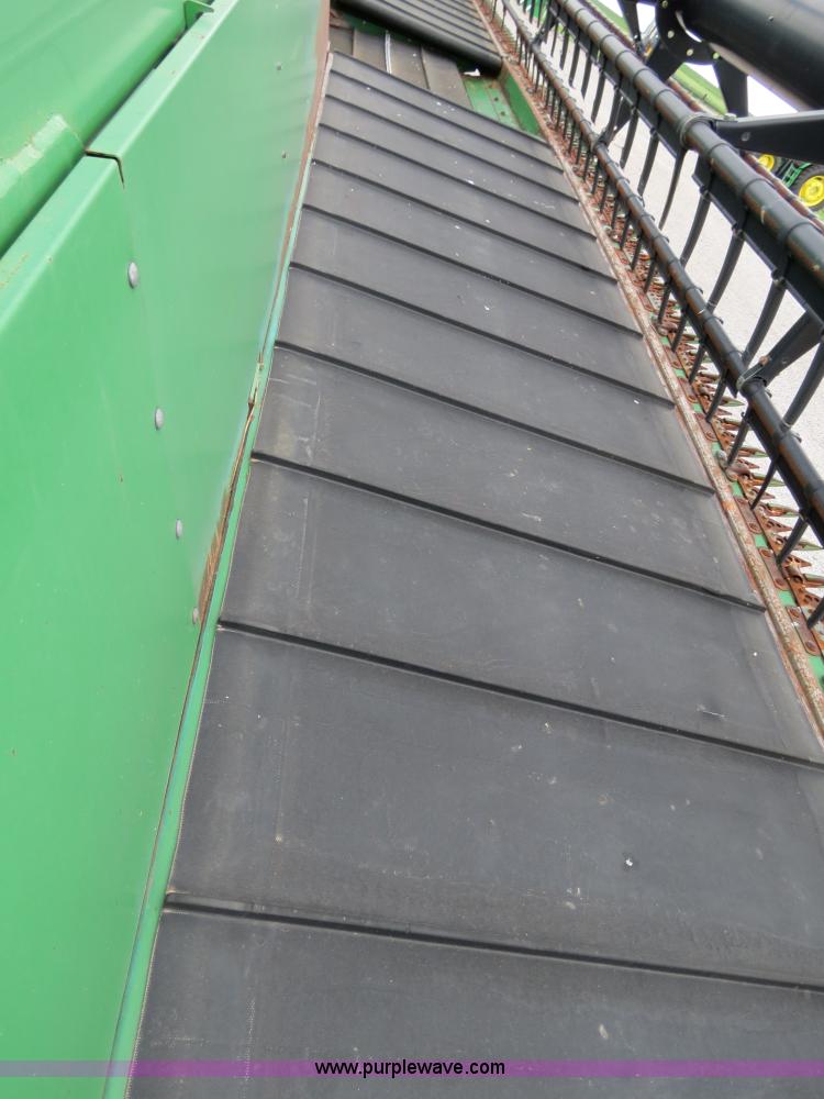 image for item B2287 2000 John Deere 936D 36' draper head