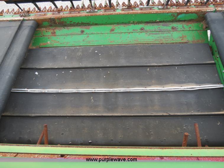 image for item B2287 2000 John Deere 936D 36' draper head