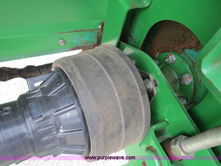 image for item B2287 2000 John Deere 936D 36' draper head