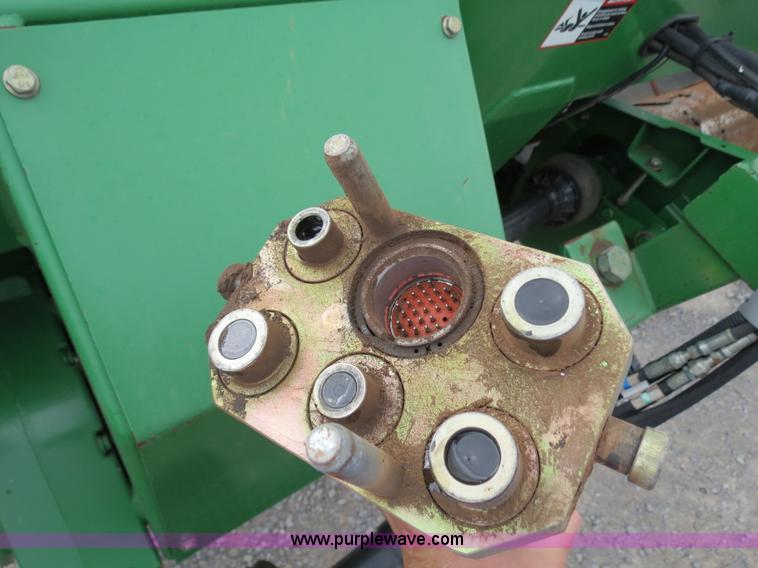 image for item B2287 2000 John Deere 936D 36' draper head