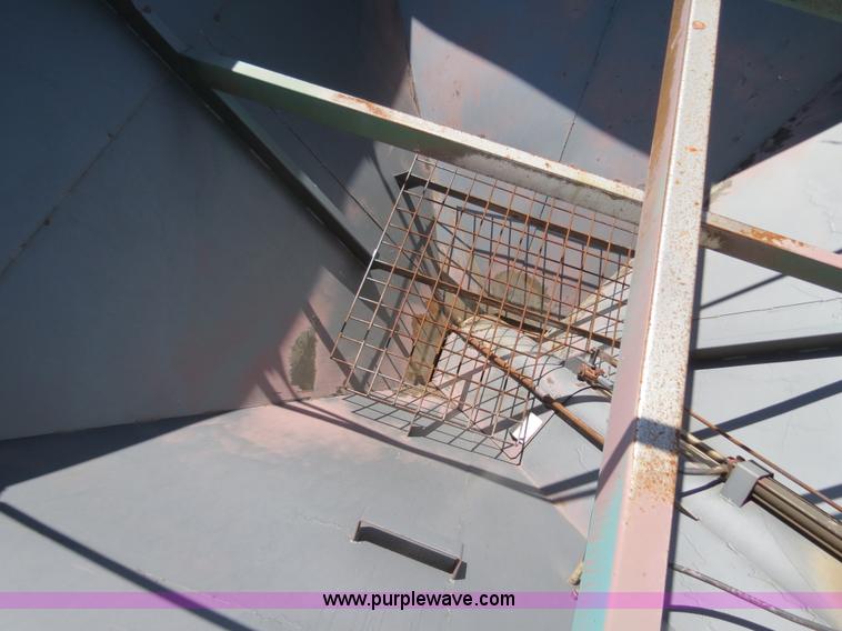 image for item B2302 J&M 675-14 grain cart