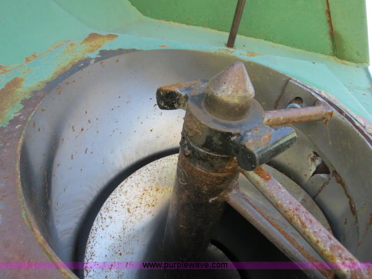 image for item B2303 J&M 675-14 grain cart