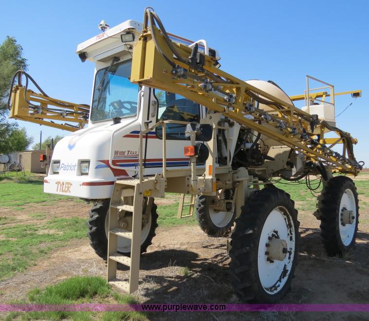 image for item B2306 1998 Tyler Patriot Wide Trax sprayer