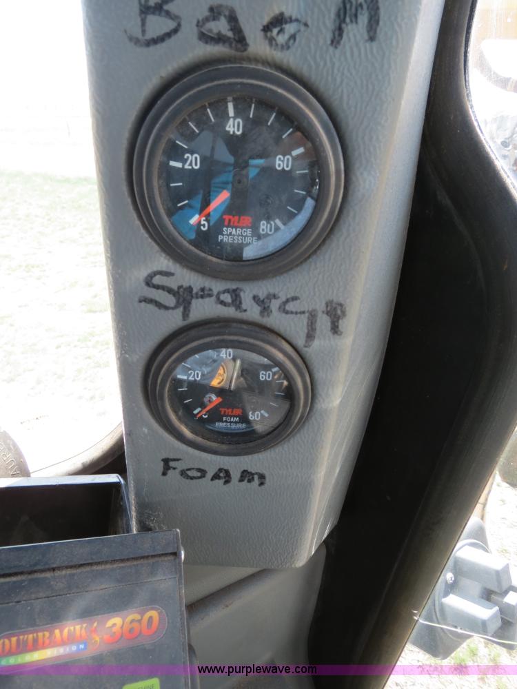 image for item B2306 1998 Tyler Patriot Wide Trax sprayer