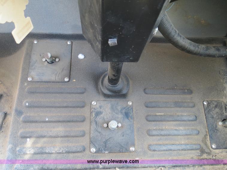 image for item B2306 1998 Tyler Patriot Wide Trax sprayer