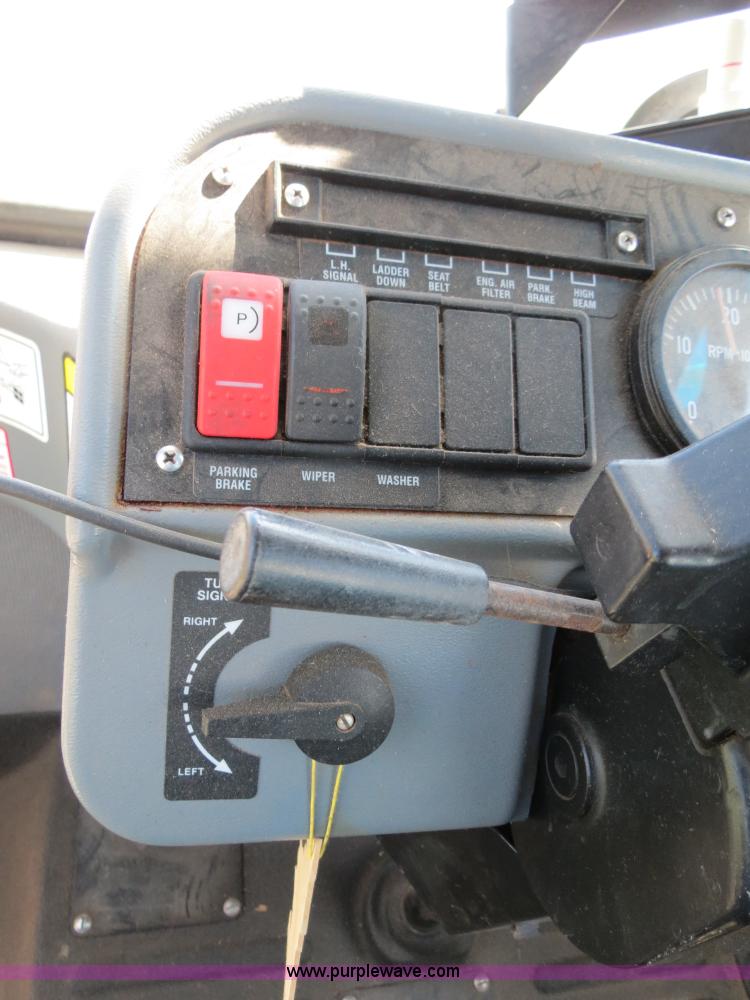 image for item B2306 1998 Tyler Patriot Wide Trax sprayer