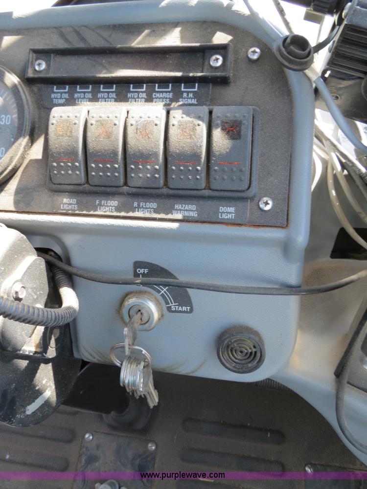 image for item B2306 1998 Tyler Patriot Wide Trax sprayer