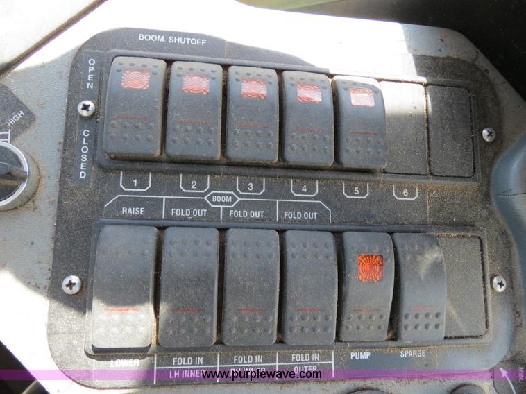 image for item B2306 1998 Tyler Patriot Wide Trax sprayer