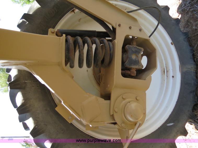 image for item B2306 1998 Tyler Patriot Wide Trax sprayer