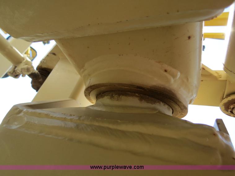 image for item B2306 1998 Tyler Patriot Wide Trax sprayer