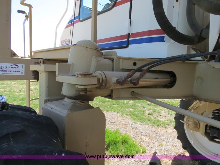 image for item B2306 1998 Tyler Patriot Wide Trax sprayer