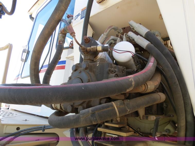 image for item B2306 1998 Tyler Patriot Wide Trax sprayer