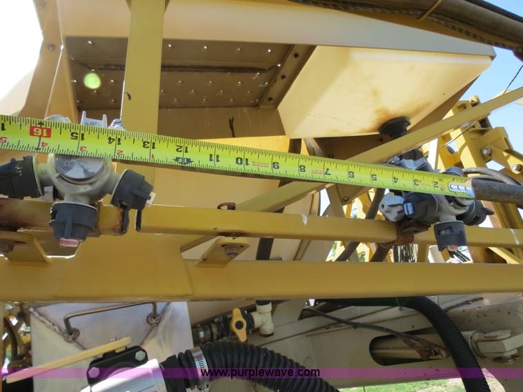 image for item B2306 1998 Tyler Patriot Wide Trax sprayer