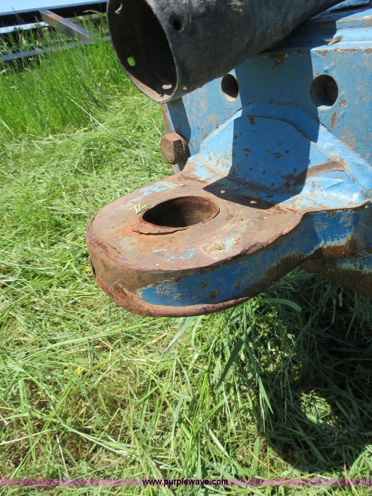 image for item B2324 1999 Kinze 1040 row crop grain cart