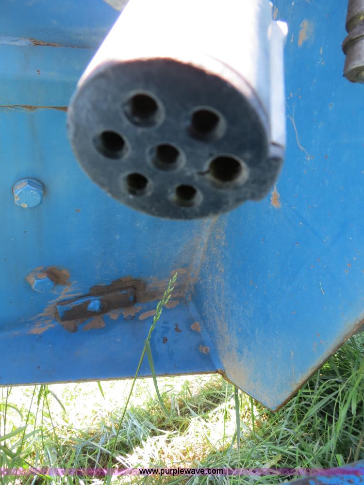 image for item B2324 1999 Kinze 1040 row crop grain cart