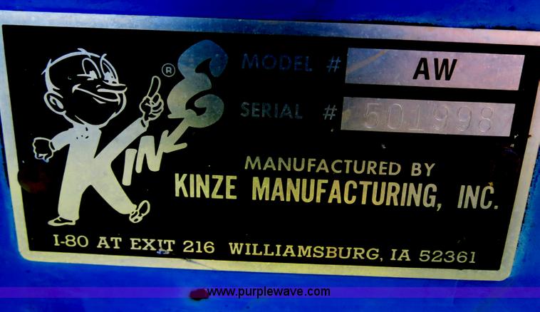 image for item B2324 1999 Kinze 1040 row crop grain cart