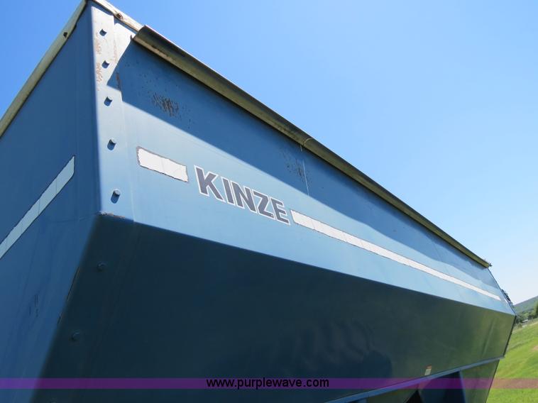 image for item B2324 1999 Kinze 1040 row crop grain cart