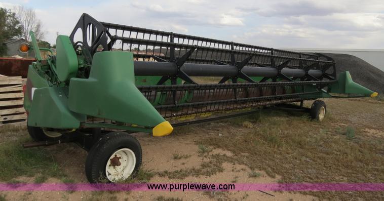 image for item B2333 1998 John Deere 925 25' flex platform head