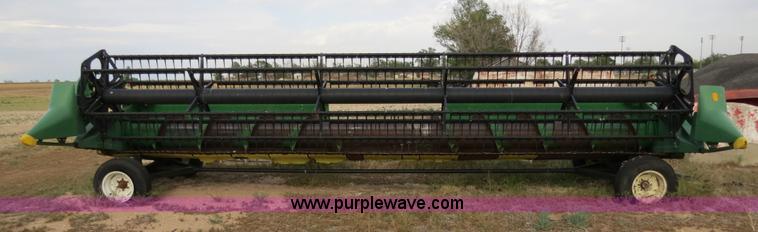 image for item B2333 1998 John Deere 925 25' flex platform head