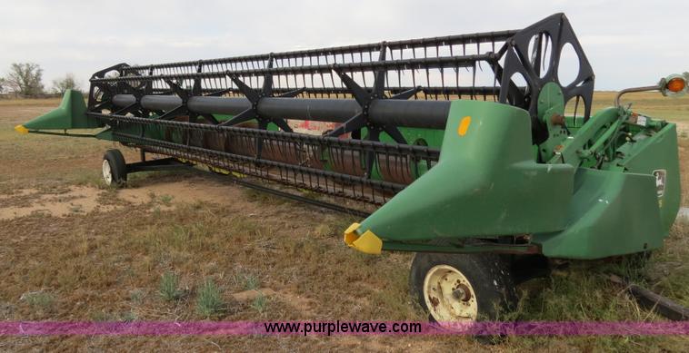 image for item B2333 1998 John Deere 925 25' flex platform head