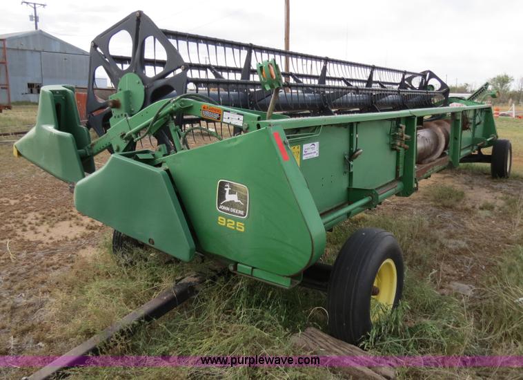 image for item B2333 1998 John Deere 925 25' flex platform head