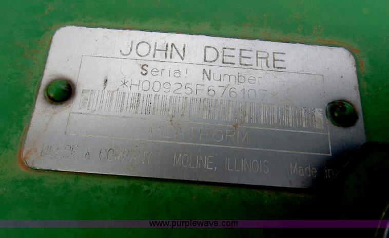 image for item B2333 1998 John Deere 925 25' flex platform head