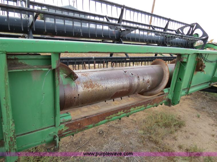 image for item B2333 1998 John Deere 925 25' flex platform head