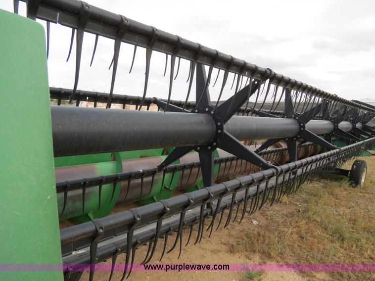 image for item B2333 1998 John Deere 925 25' flex platform head