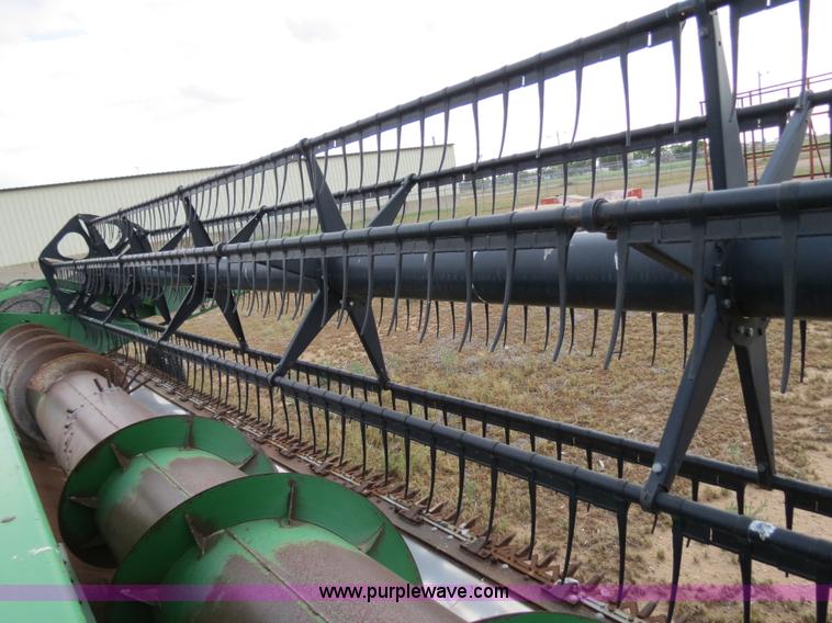 image for item B2333 1998 John Deere 925 25' flex platform head