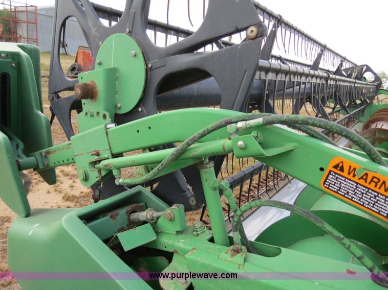 image for item B2333 1998 John Deere 925 25' flex platform head