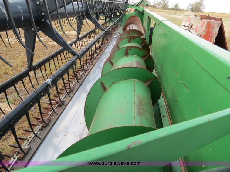 image for item B2333 1998 John Deere 925 25' flex platform head