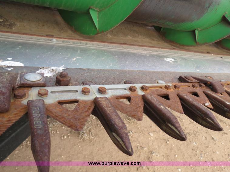 image for item B2333 1998 John Deere 925 25' flex platform head