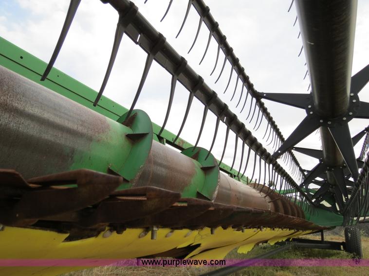 image for item B2333 1998 John Deere 925 25' flex platform head