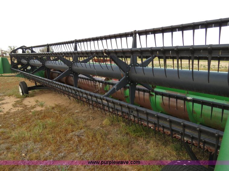 image for item B2333 1998 John Deere 925 25' flex platform head