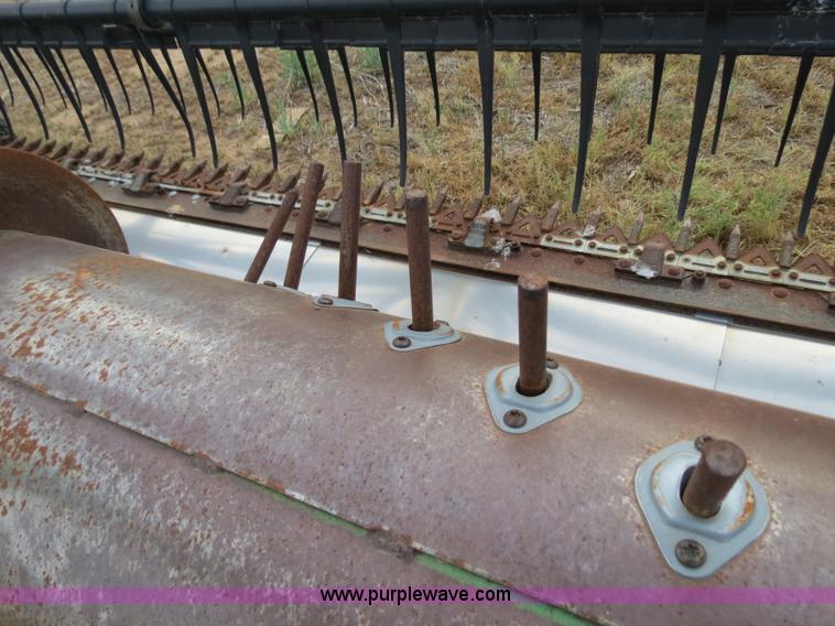 image for item B2333 1998 John Deere 925 25' flex platform head