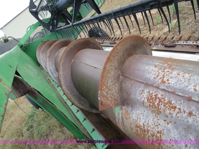 image for item B2333 1998 John Deere 925 25' flex platform head