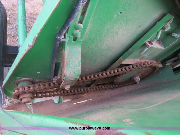 image for item B2333 1998 John Deere 925 25' flex platform head