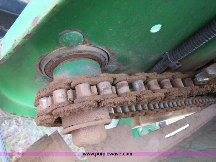 image for item B2333 1998 John Deere 925 25' flex platform head